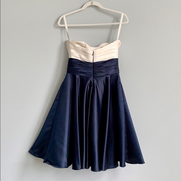 💯% European Satin Dress with POCKETS - Picture 4 of 4